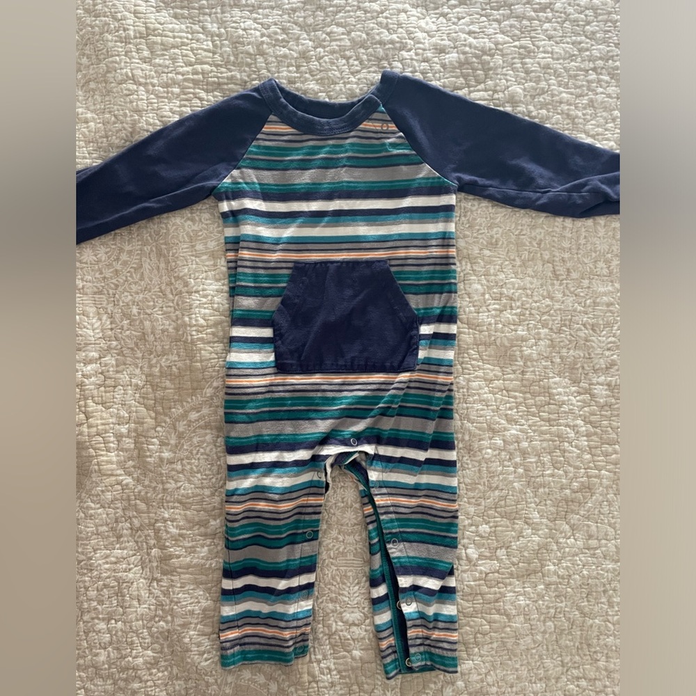 Tea Collection 12-18 month jumpsuit with snaps gently used excellent condition